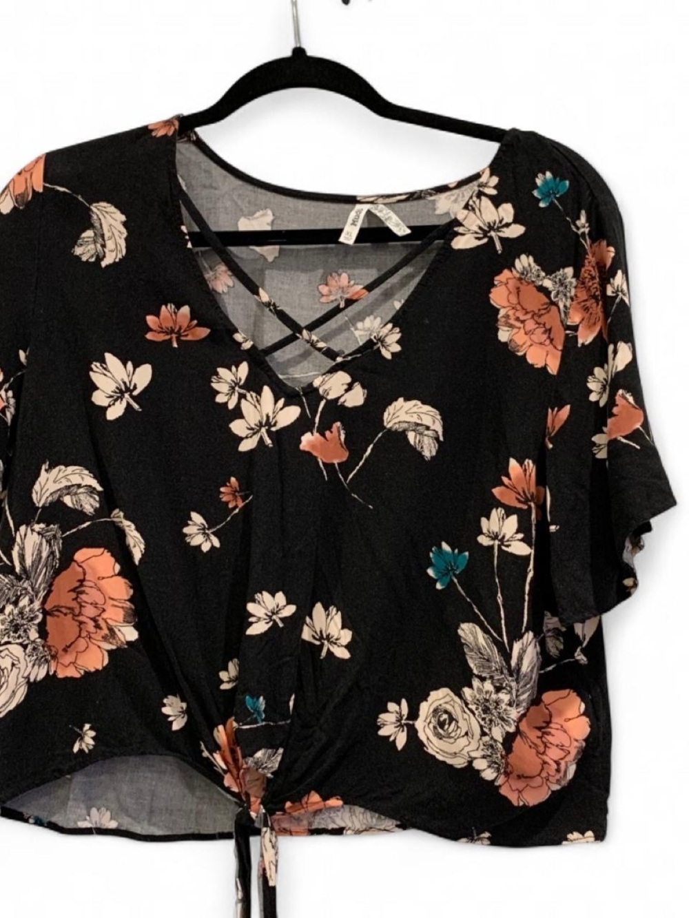 Mudd Black Floral Tie-Front Short Sleeve Top with Coral & Cream